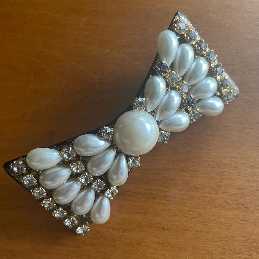 Vintage pearl and gem bow hair clip
